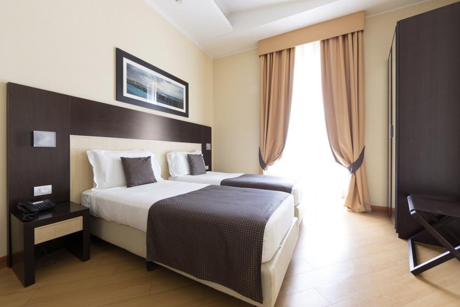 Hotel Naples