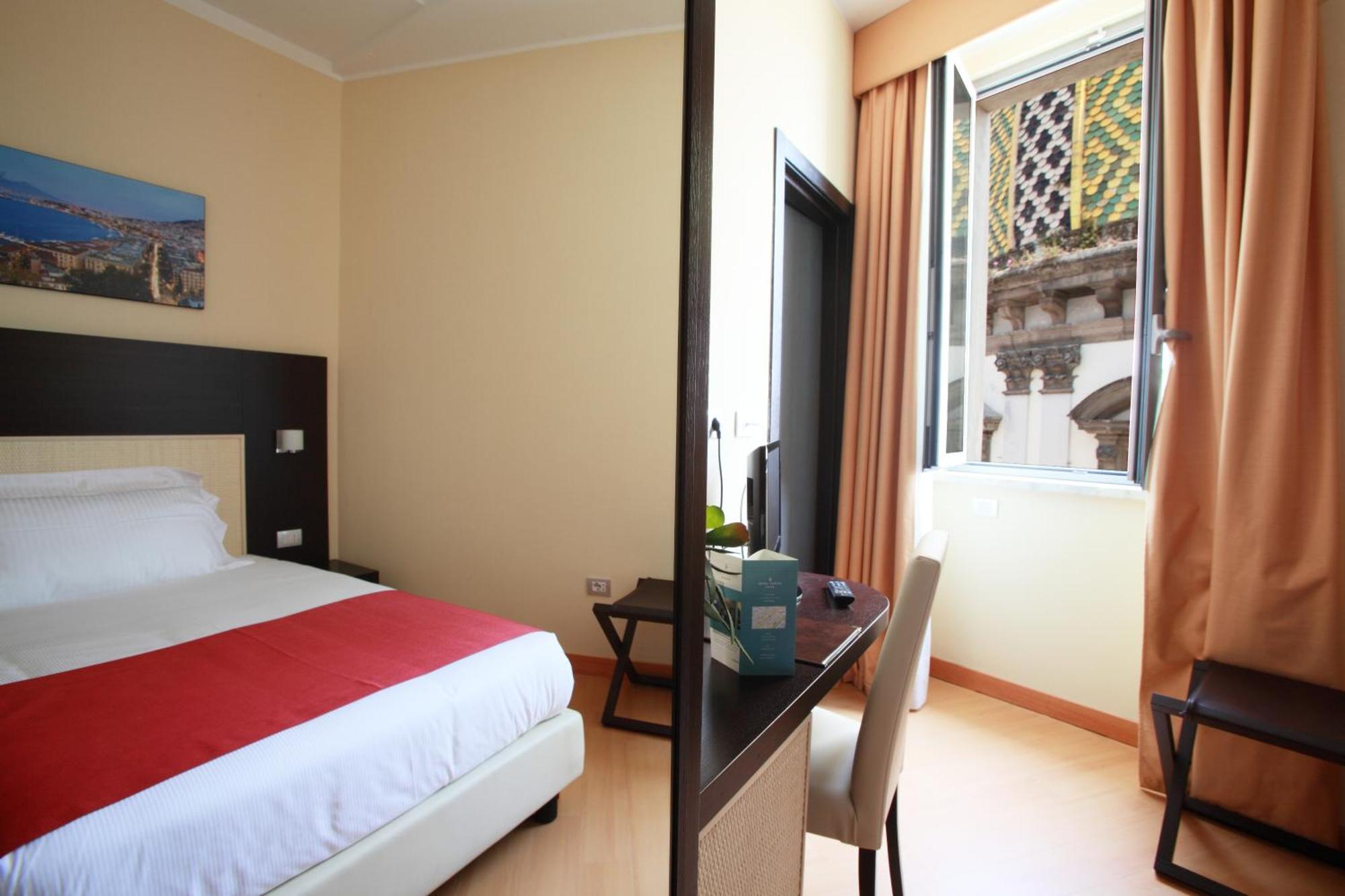 Hotel Naples Hotel 4*